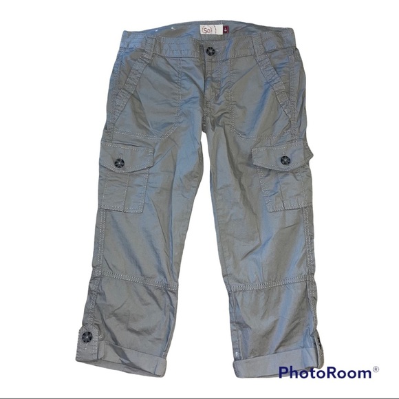 SO Size 5 Gray Cargo Capris LIKE NEW